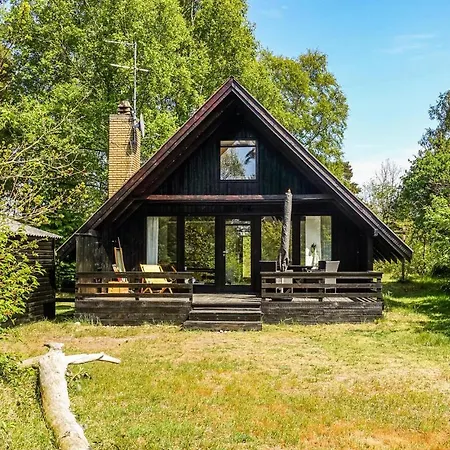 Awesome In Aakirkeby With Wifi Дом отдыха