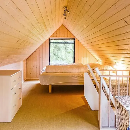 Awesome In Aakirkeby With Wifi